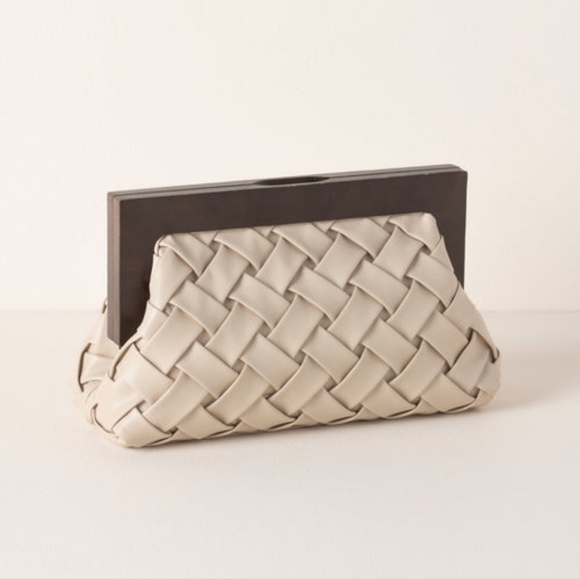 EUC! Shiraleah Chicago ivory vegan leather clutch! - Picture 2 of 6